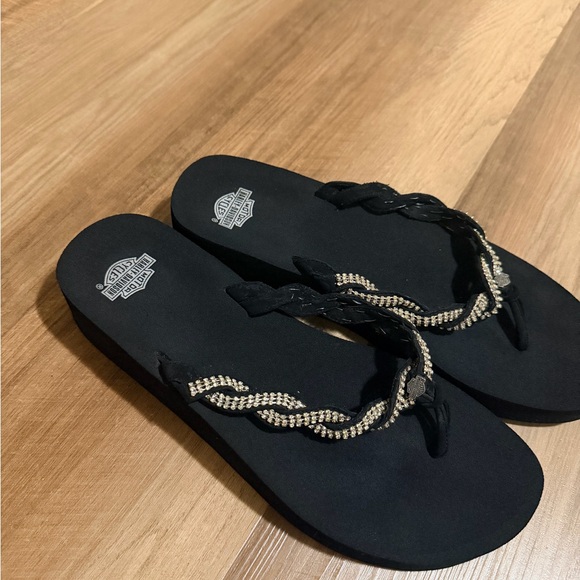 Harley-Davidson Women's Daphne Motorcycle Flip-Flop
Black rhinestones wedge 9 - Picture 3 of 12